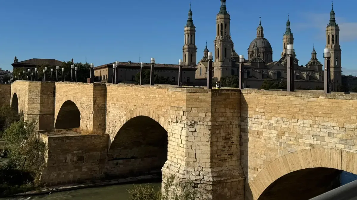 El análisis busca evaluar el estado del puente, con cortes de tráfico y desvíos en el transporte público.