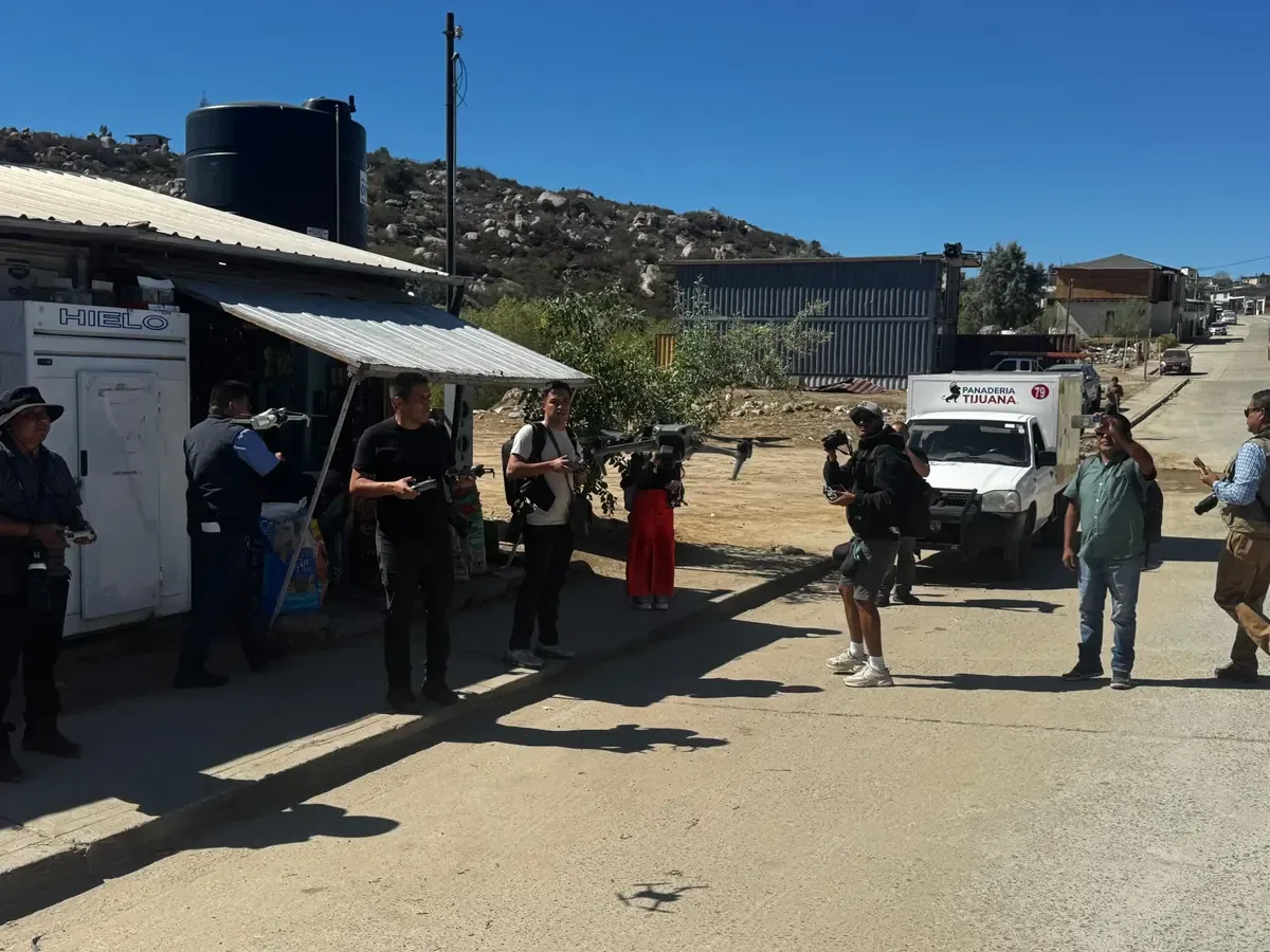 La marcha busca exigir seguridad al periodista tras amenazas y robo en su hogar.