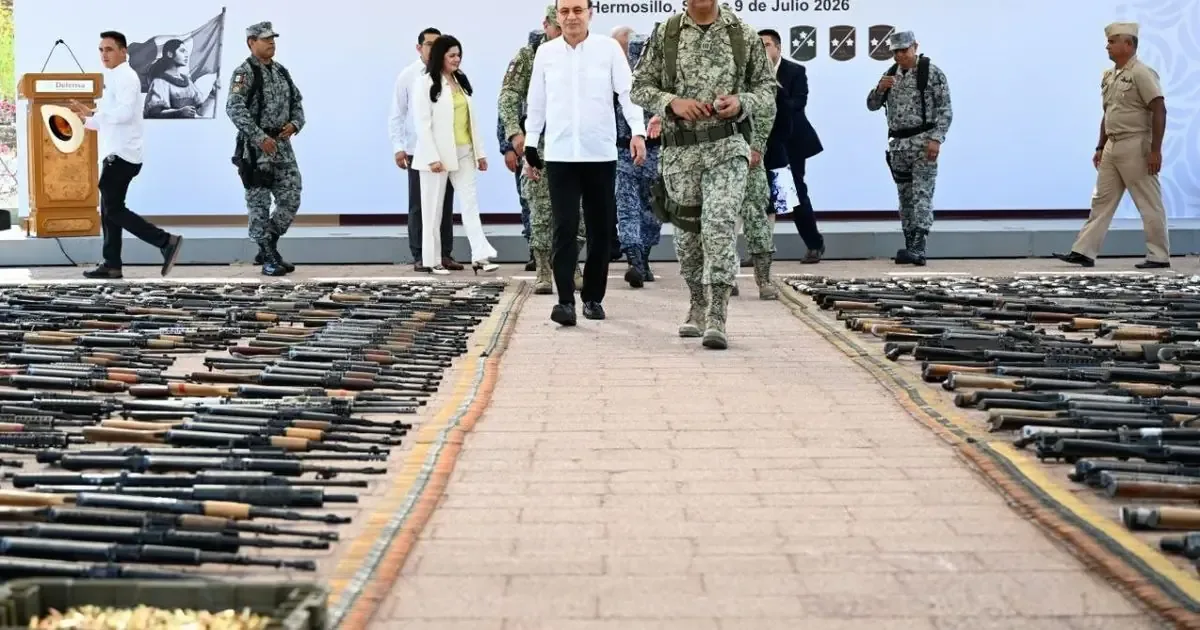 La ceremonia busca reducir la violencia en Sonora tras el aseguramiento de armamento.