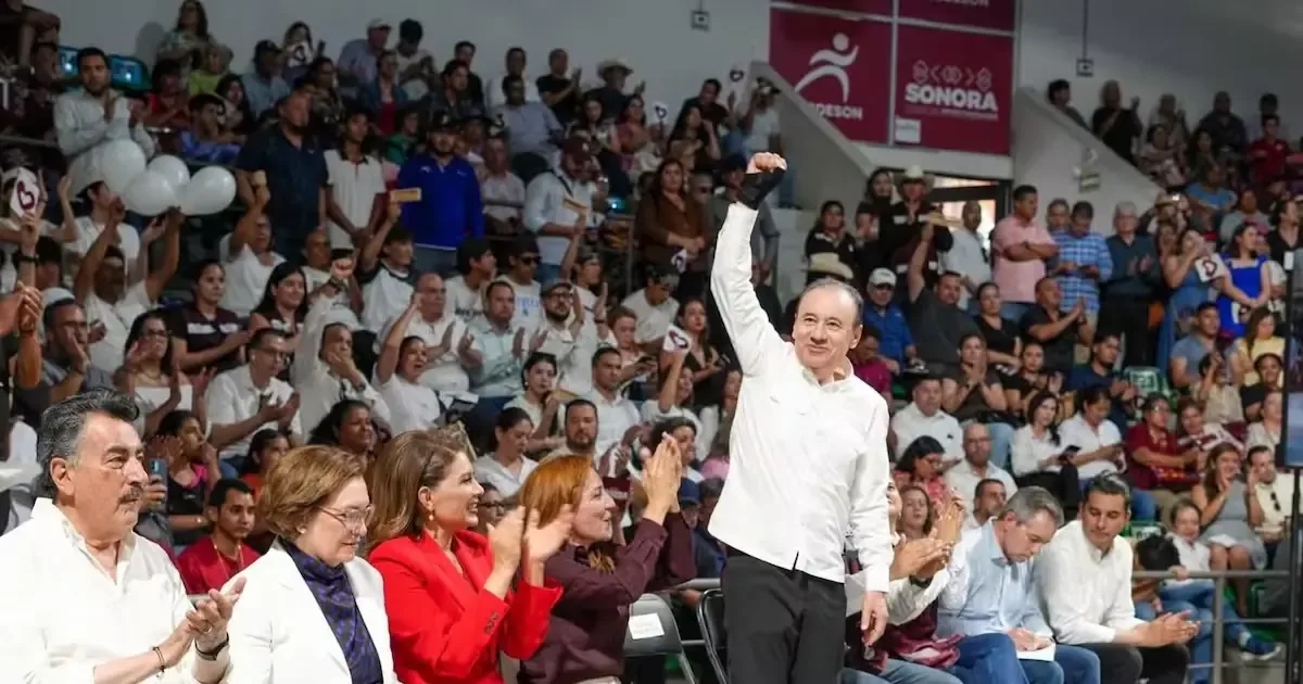 El gobernador urge a evitar facciones y fortalecer la organización territorial del partido.