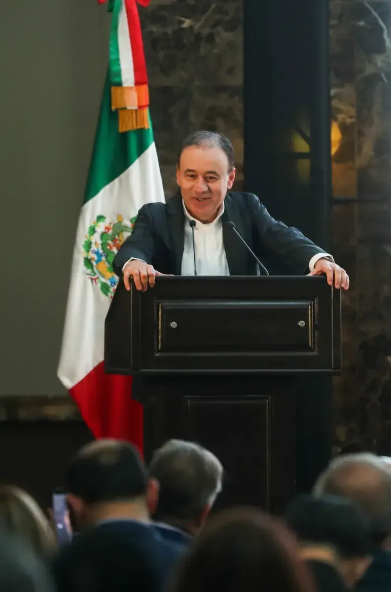 El gobernador de Sonora refuta reportes sobre supuestas investigaciones en su contra.