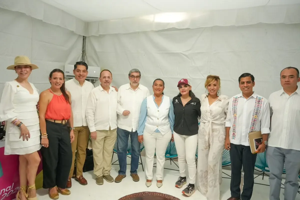 La clausura del Festival Internacional del Libro Acapulco revela la cercanía entre Marcelo Ebrard y Abelina López Rodríguez.