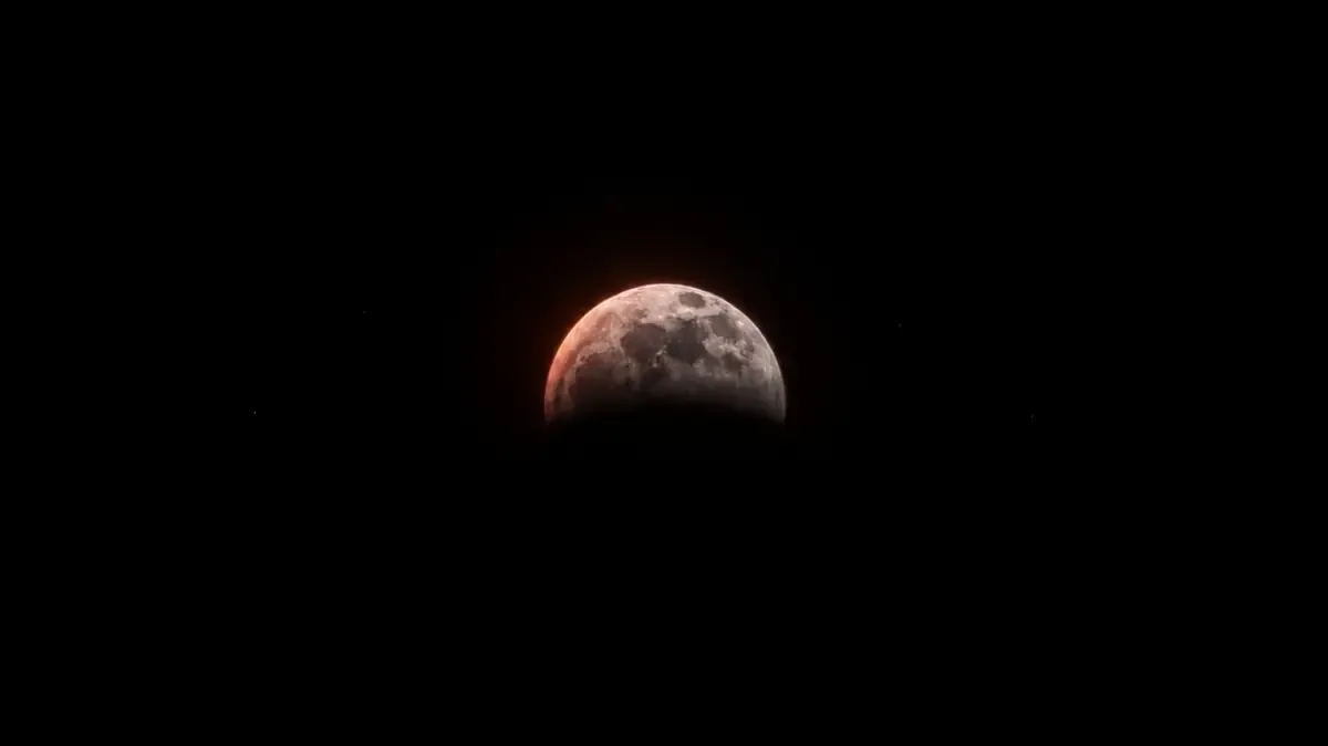 Un fenómeno astronómico cautivó a millones y dejó un impacto visual memorable en el continente americano.