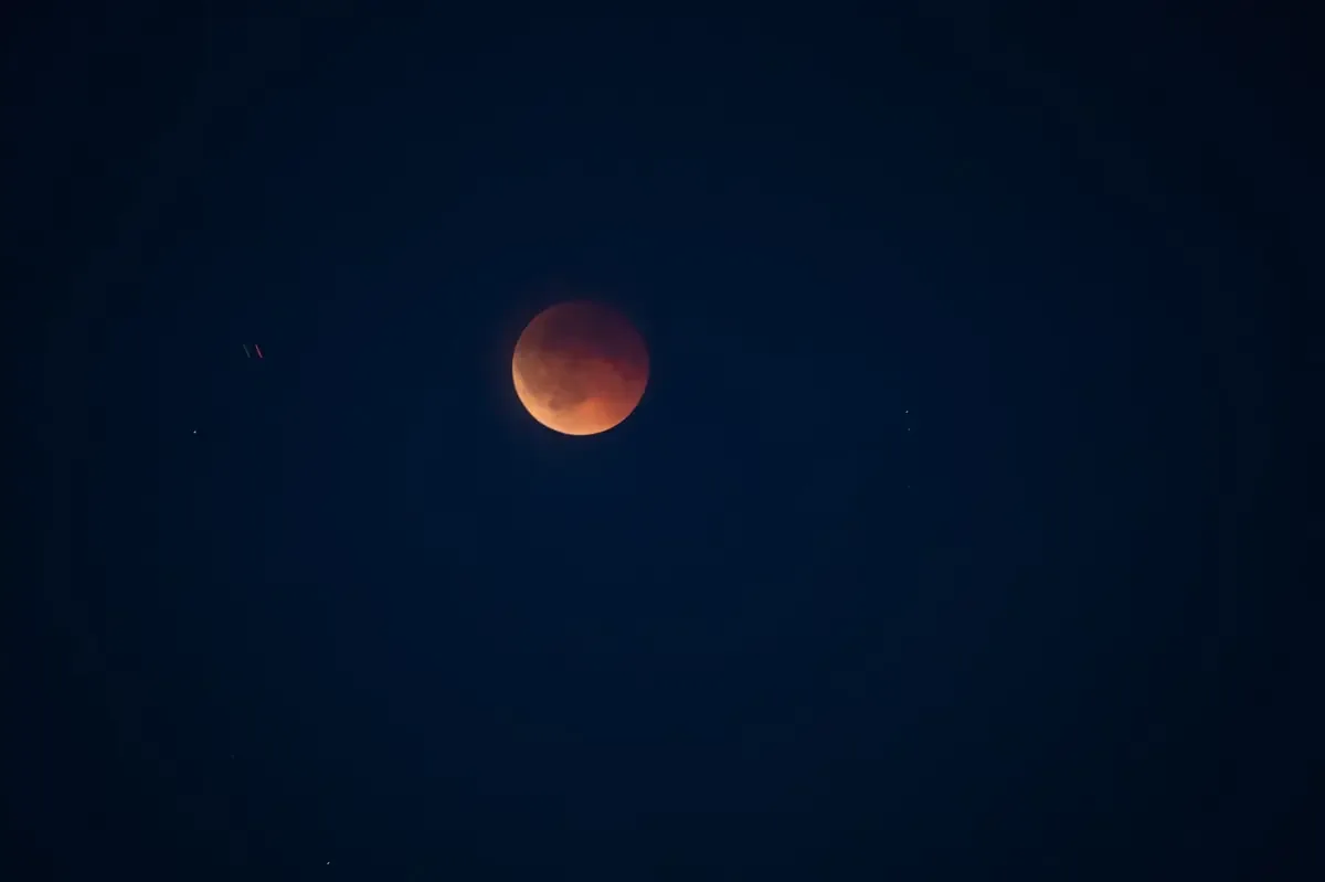 El fenómeno astronómico será visible en todo el país, ofreciendo una experiencia única para el público en general.
