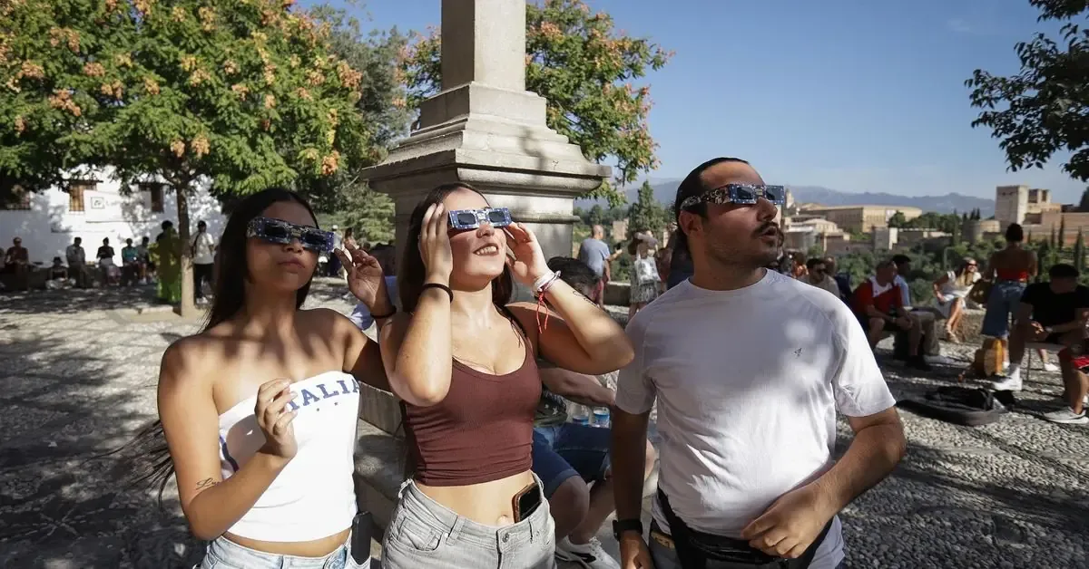 Un fenómeno astronómico genera gran expectativa entre los granadinos en la espera del eclipse total de 2026.