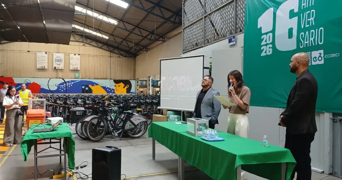 Ecobici transforma la movilidad urbana y promueve el uso de bicicletas en la capital mexicana.