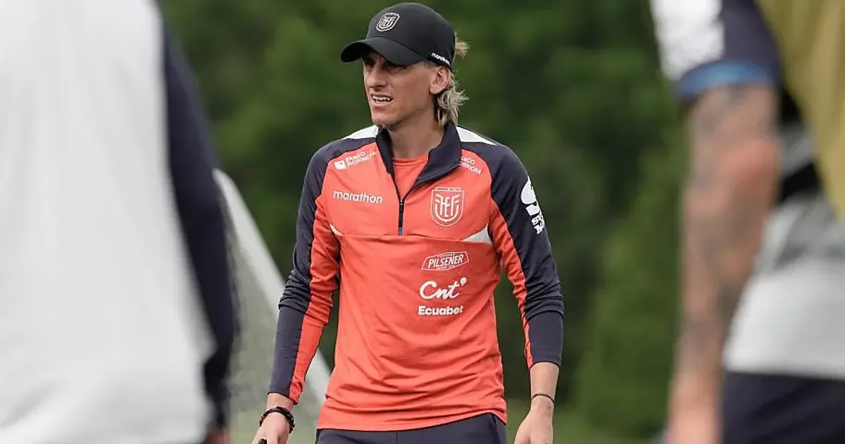El entrenador argentino destaca el talento y la identidad de su selección.