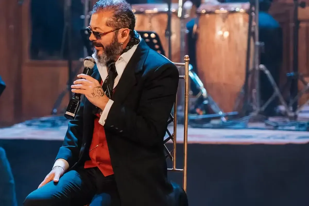 El cantautor ofrecerá conciertos íntimos en tres ciudades de Sonora en julio, celebrando su trayectoria musical.