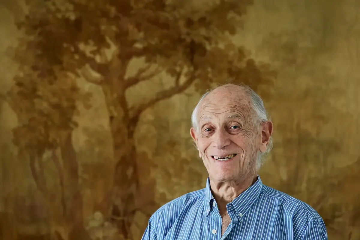 Con un enfoque innovador, Mandelbaum transforma el sufrimiento familiar en oportunidades de sanación colectiva.