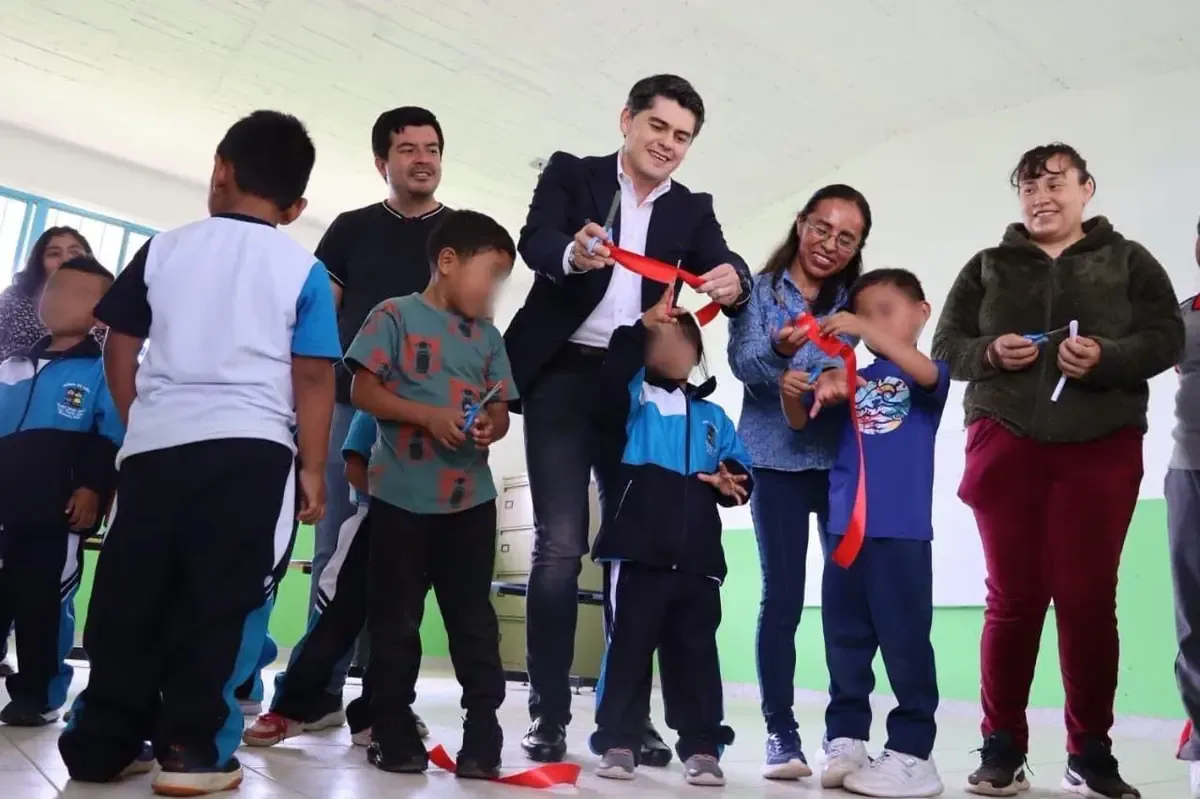 El Gobierno de Zitácuaro invierte en la reconstrucción de aulas para mejorar el aprendizaje.