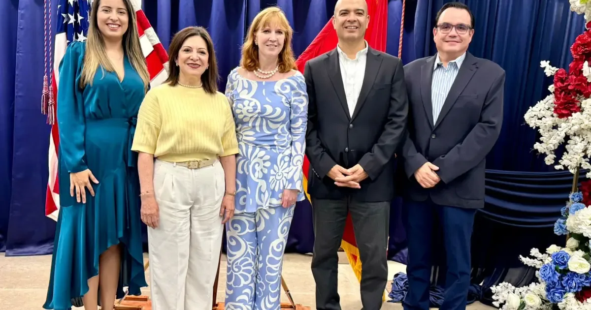 El Consulado General de EE.UU. conmemora el aniversario con líderes locales.