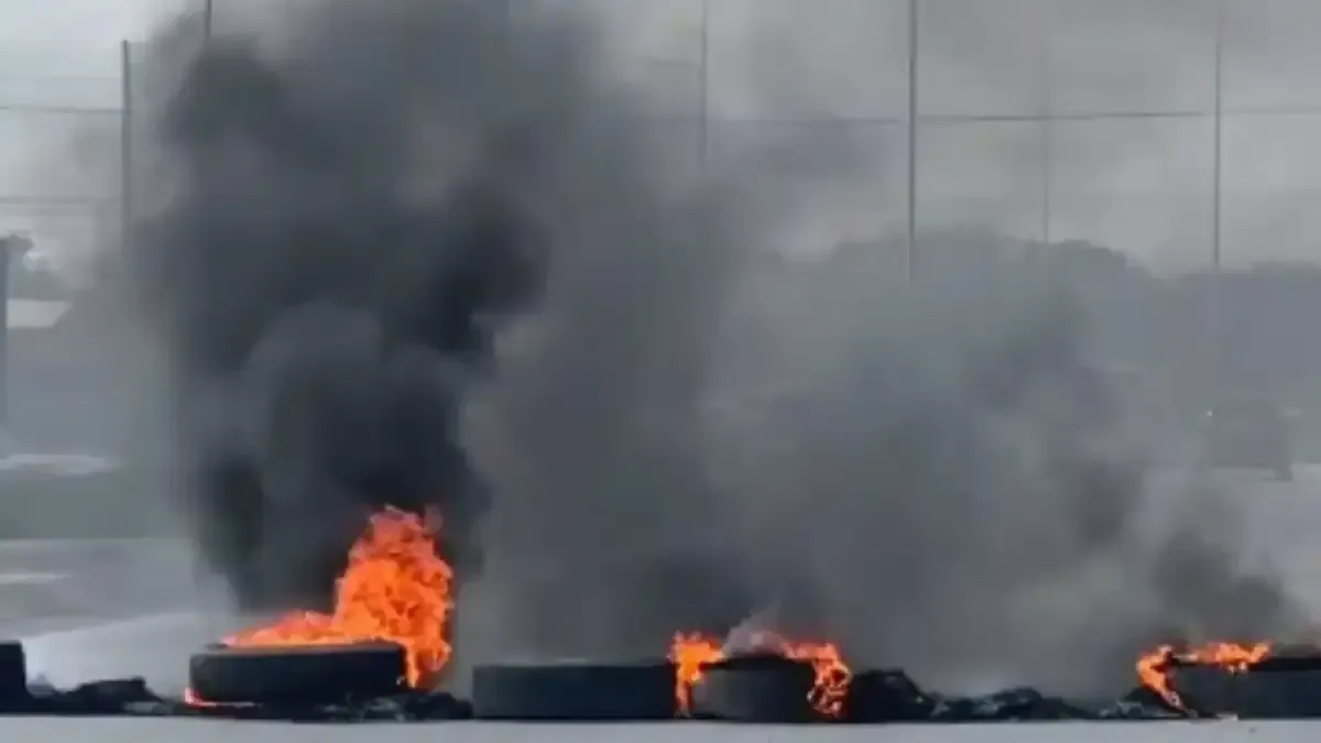 La alerta se emite tras detenciones de delincuentes y bloqueos en carreteras.
