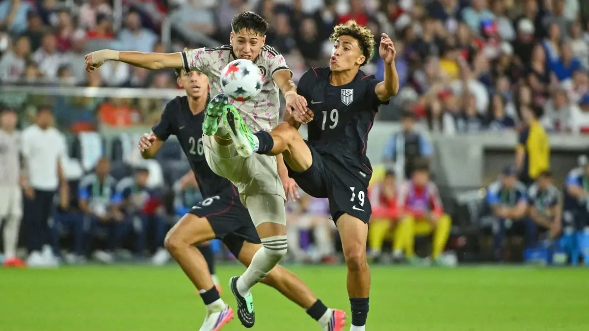 La selección de Estados Unidos se presentará con confianza al enfrentar a México tras su victoria ante Chile.