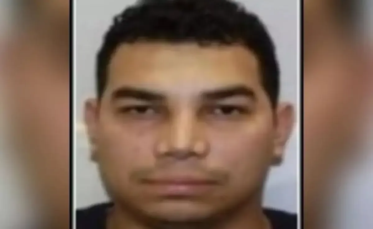 Carlos Andrés Rivera Varela, conocido como ‘La Firma’, es buscado por su asociación con el CJNG y otros delitos graves.