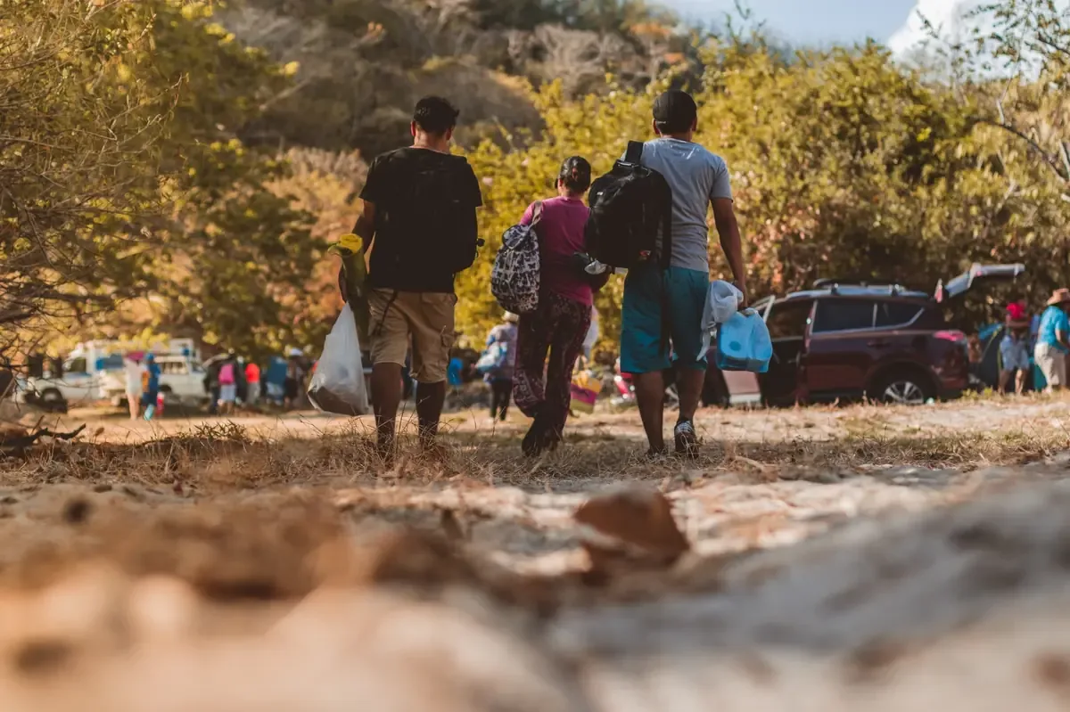 Las sanciones buscan frenar las caravanas que intentan cruzar a Estados Unidos en medio de elecciones.