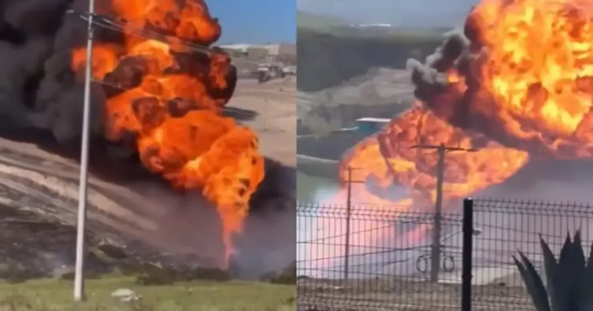 Efectivos de Bomberos controlan el incendio en el ducto de Pemex en Rosarito.