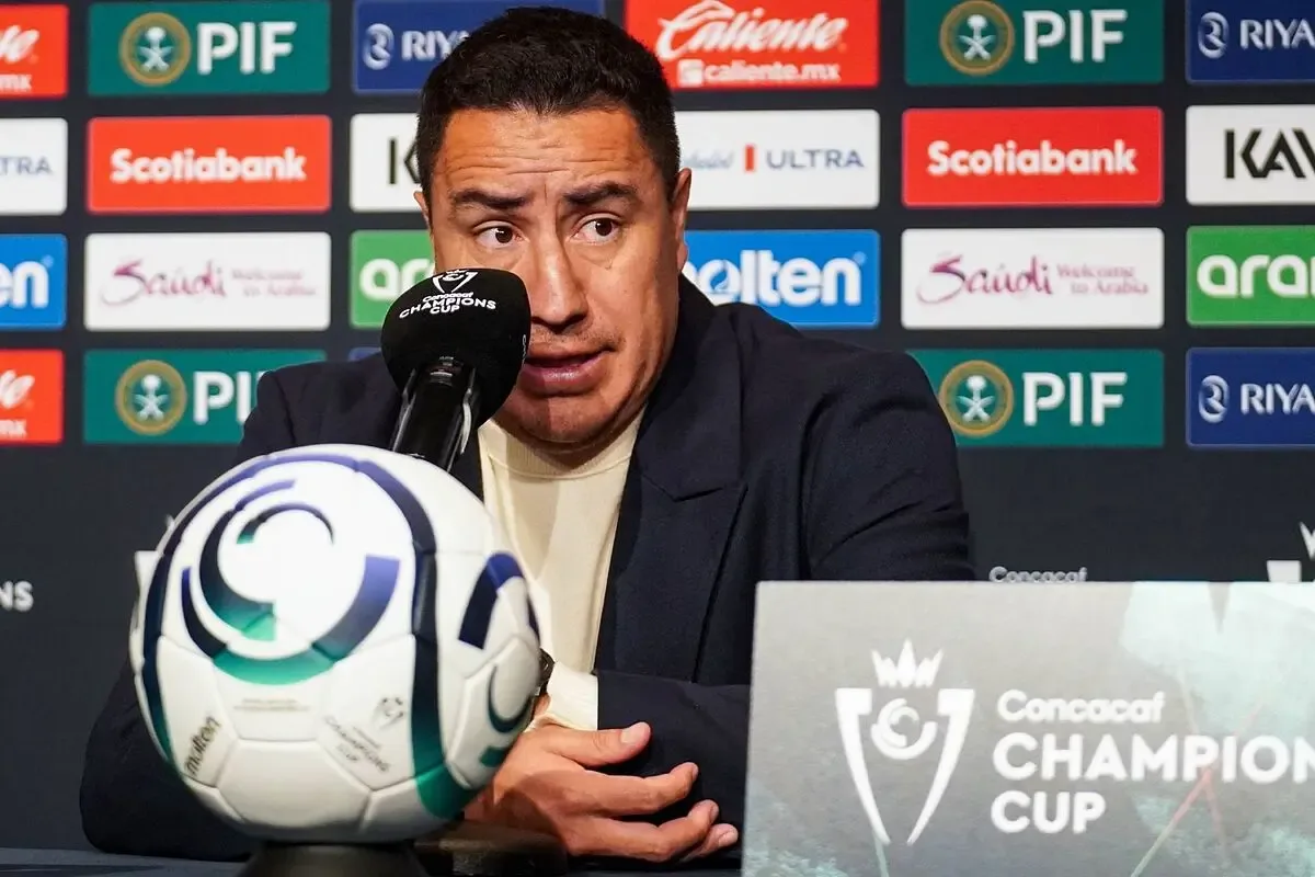 Efraín Juárez analizando el partido tras la derrota ante San Diego FC.