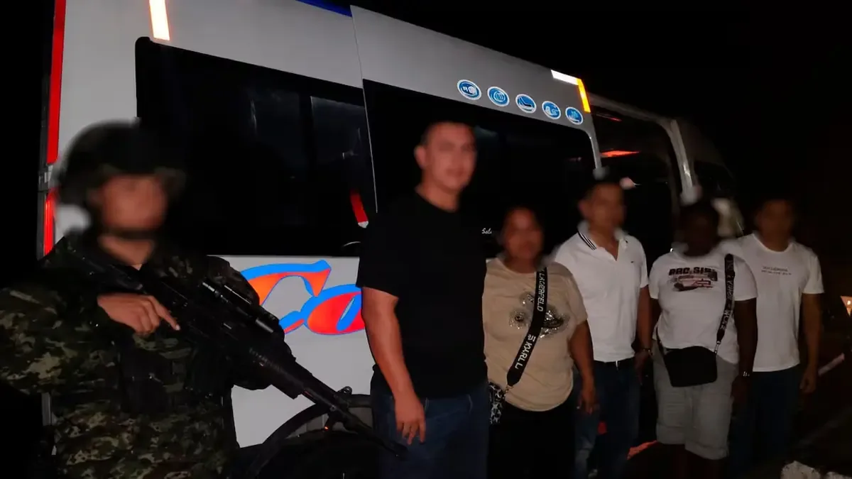 Las operaciones del Ejército en Cauca frenan el aumento de delitos en la vía Panamericana, asegurando la libertad de las víctimas.