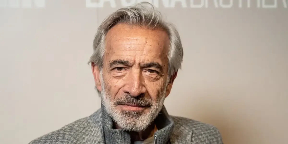 El actor Imanol Arias compartió reflexiones sobre su infancia y sus inicios en el mundo del espectáculo.
