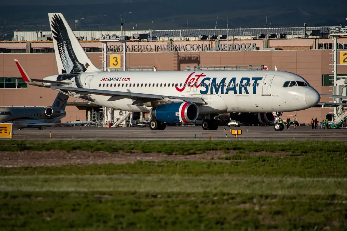 La estrategia busca mejorar la conectividad aérea y promover el turismo en la región.