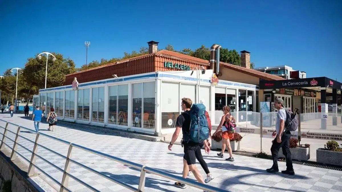 El alcalde Abel Caballero destaca la transformación de la playa de Samil.