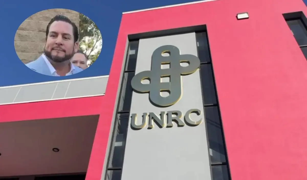 El alcalde Ismael Burgueño durante el anuncio del nuevo puente peatonal en Tijuana.