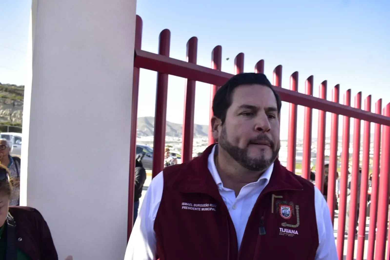 El alcalde Ismael Burgueño durante la inauguración de la nueva etapa de la Universidad Nacional Rosario Castellanos.