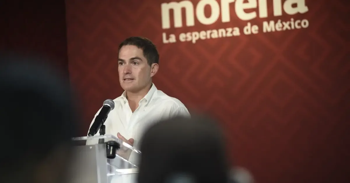 El alcalde Javier López Casarín durante su conferencia de prensa sobre espionaje.