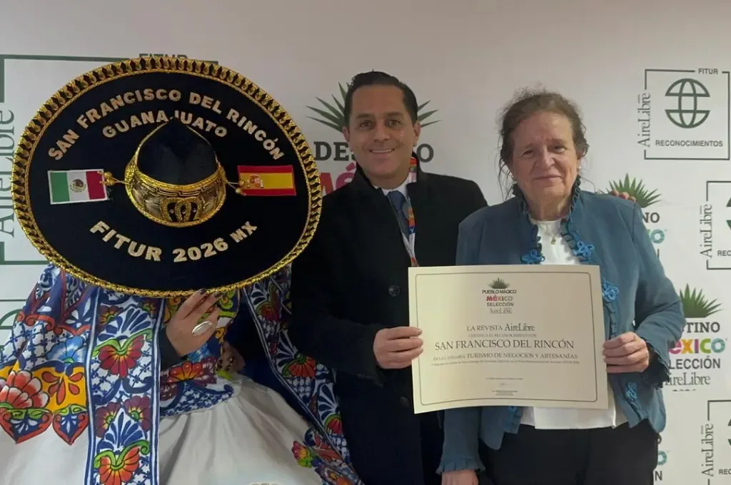 El alcalde Toño Marún recibe el reconocimiento en FITUR España 2026.