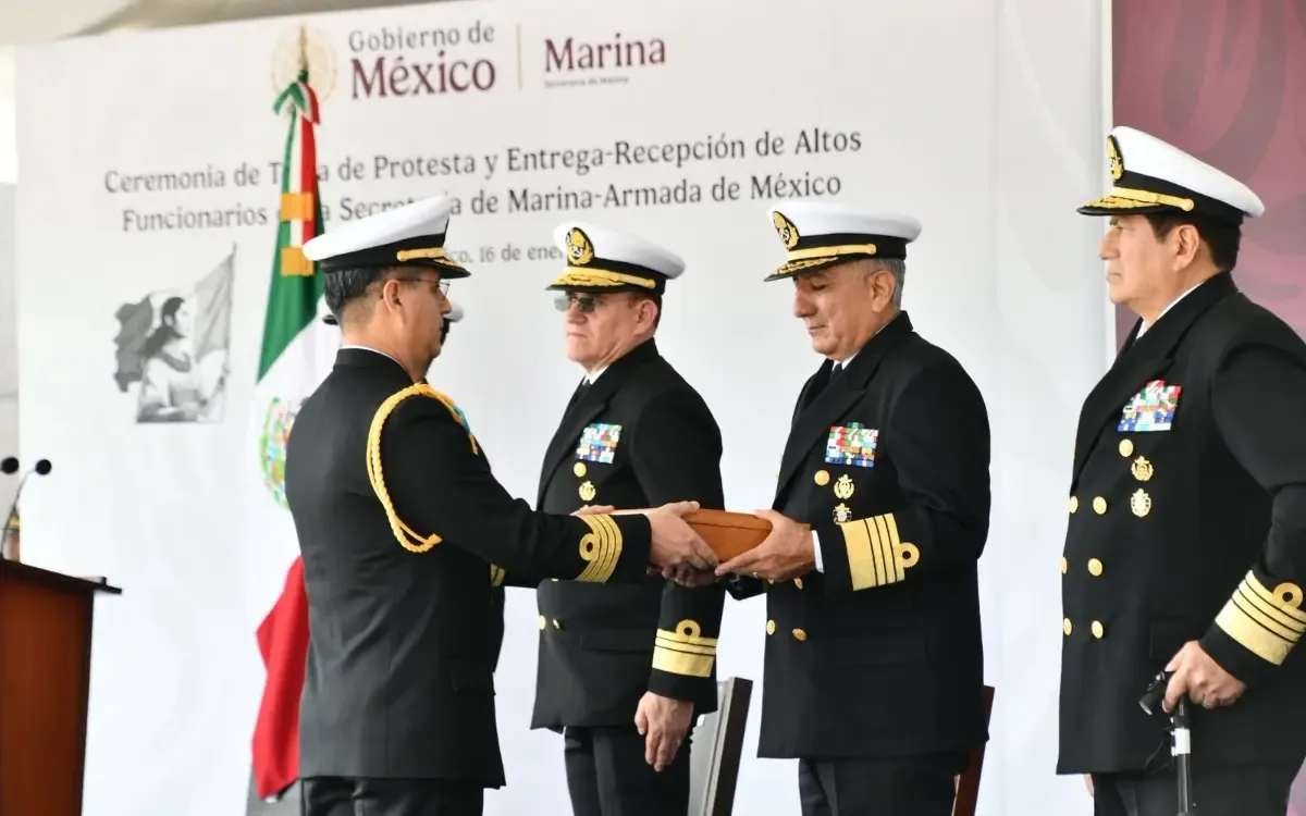 El Almirante Raymundo Pedro Morales durante el anuncio de la nueva Subsecretaría Marítima.
