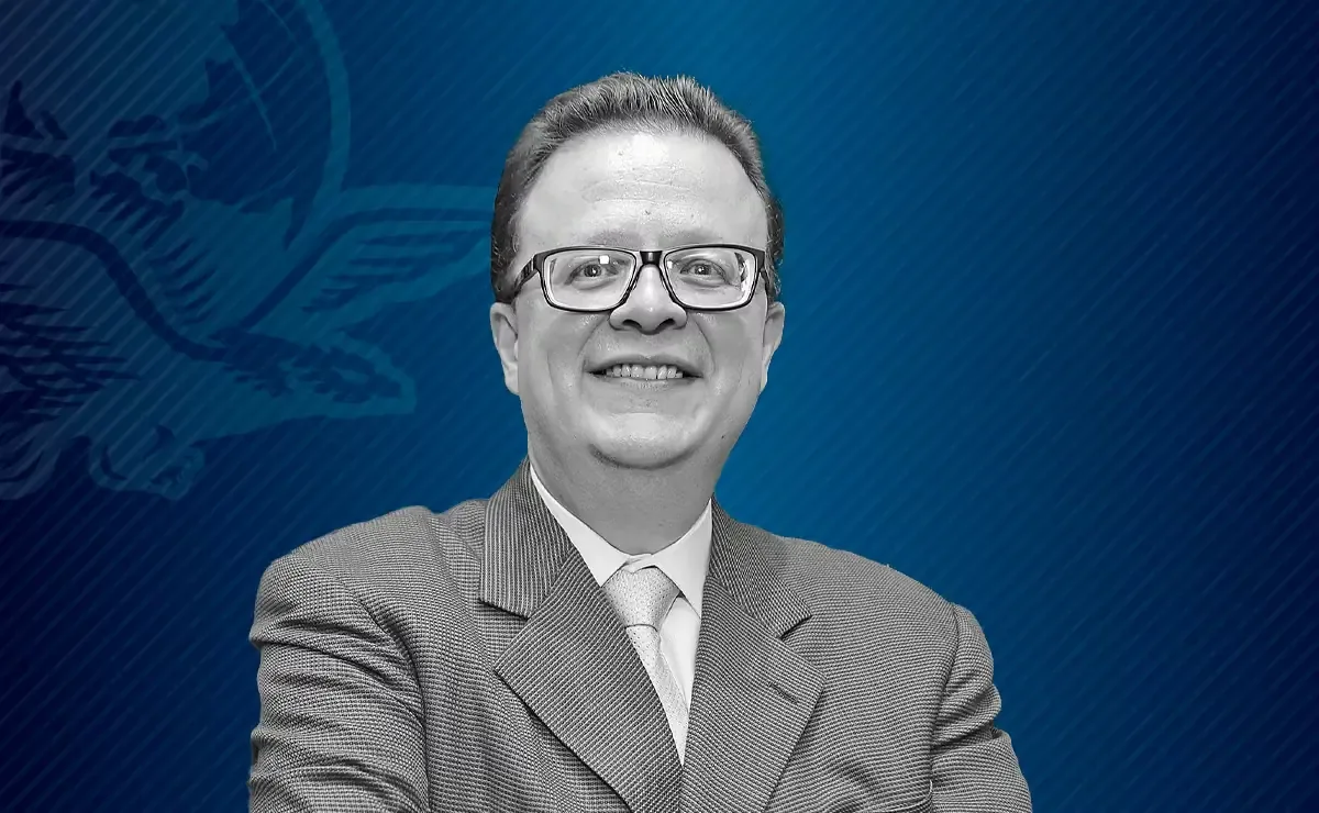 El análisis de Felipe de la Mata cuestiona la naturaleza del texto constitucional tras 109 años de modificaciones.