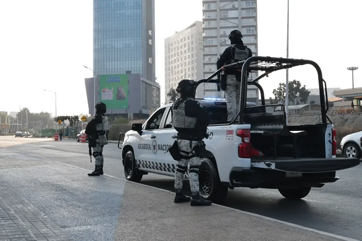 El ataque dejó tres muertos y cuatro heridos, generando un fuerte despliegue de seguridad en la zona.