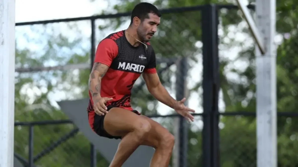 El atleta de los rojos causa preocupación tras sufrir un accidente en la competencia reciente.