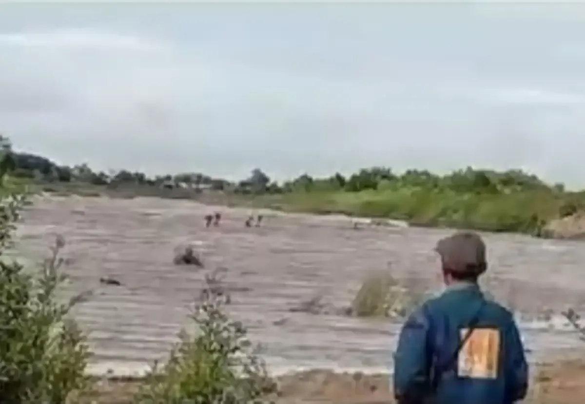 El aumento del caudal de ambos ríos genera preocupación por inundaciones en comunidades cercanas.