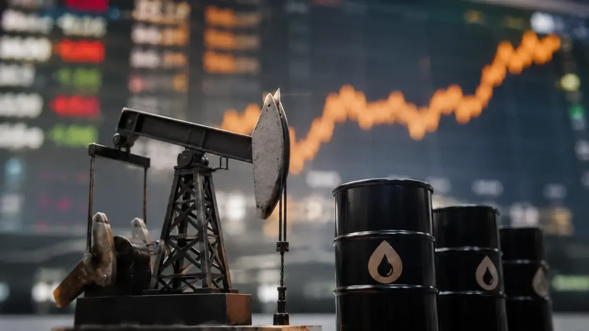 El incremento en los precios del petróleo complica a bancos centrales en su lucha contra la inflación.
