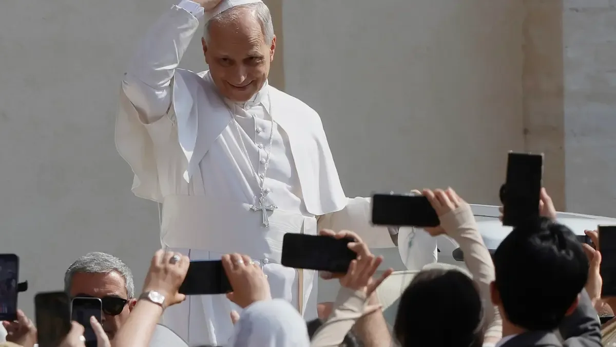 Descubre cómo será el avión papal y los detalles de su visita a España.