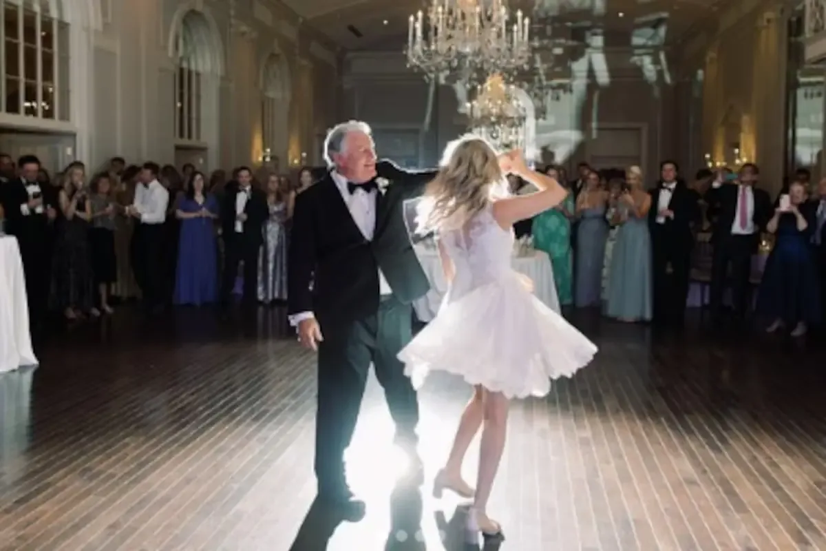 El baile entre padres e hijas se transforma gracias a la tecnología y a la búsqueda de momentos especiales.