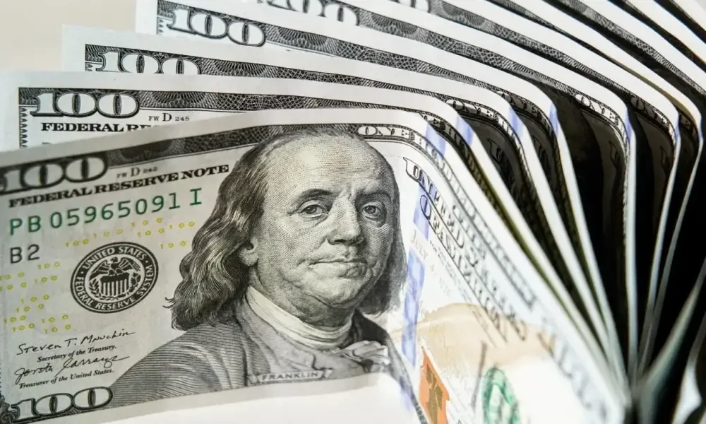 El Banco Central de Venezuela reporta un aumento en la tasa de cambio oficial del dólar.