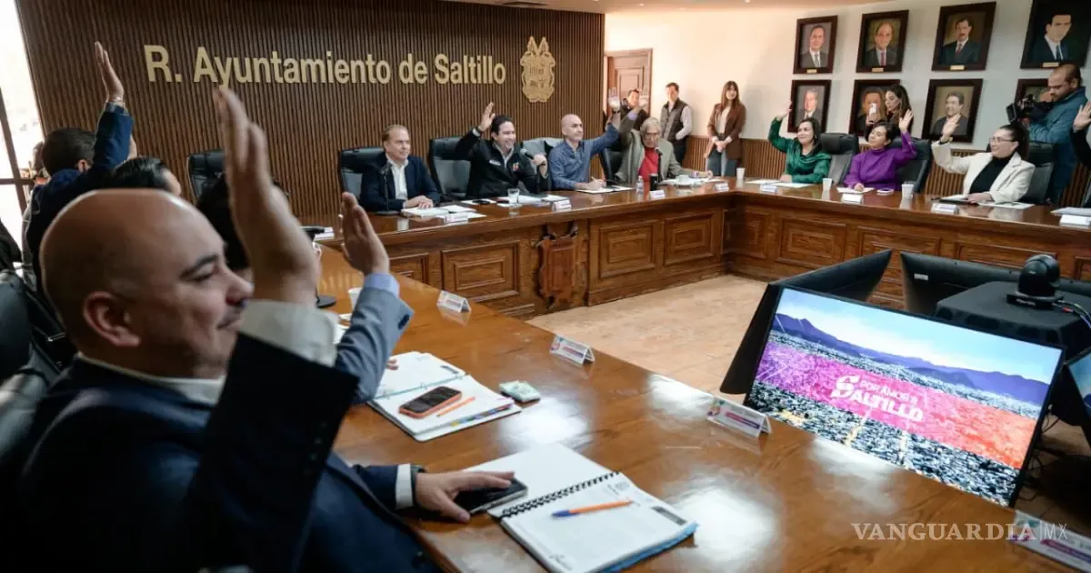 "El Cabildo de Saltillo aprueba reconocimiento al COECyT durante sesión."