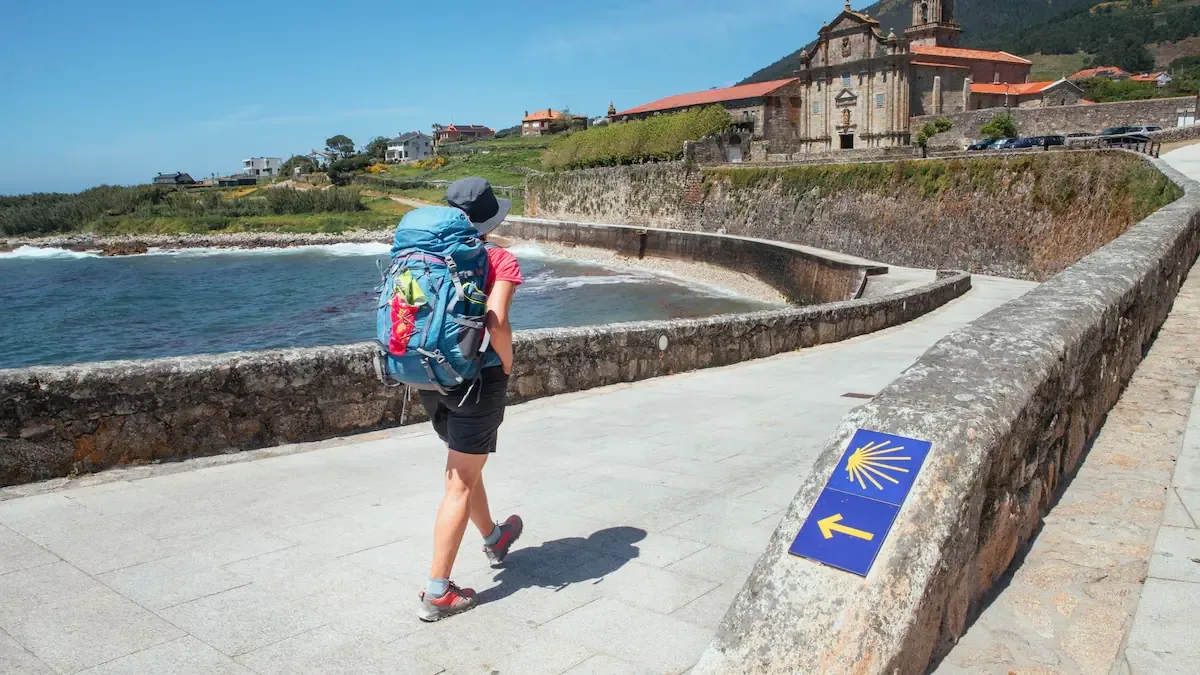 Este sendero marítimo combina naturaleza, historia y gastronomía en un viaje inolvidable.