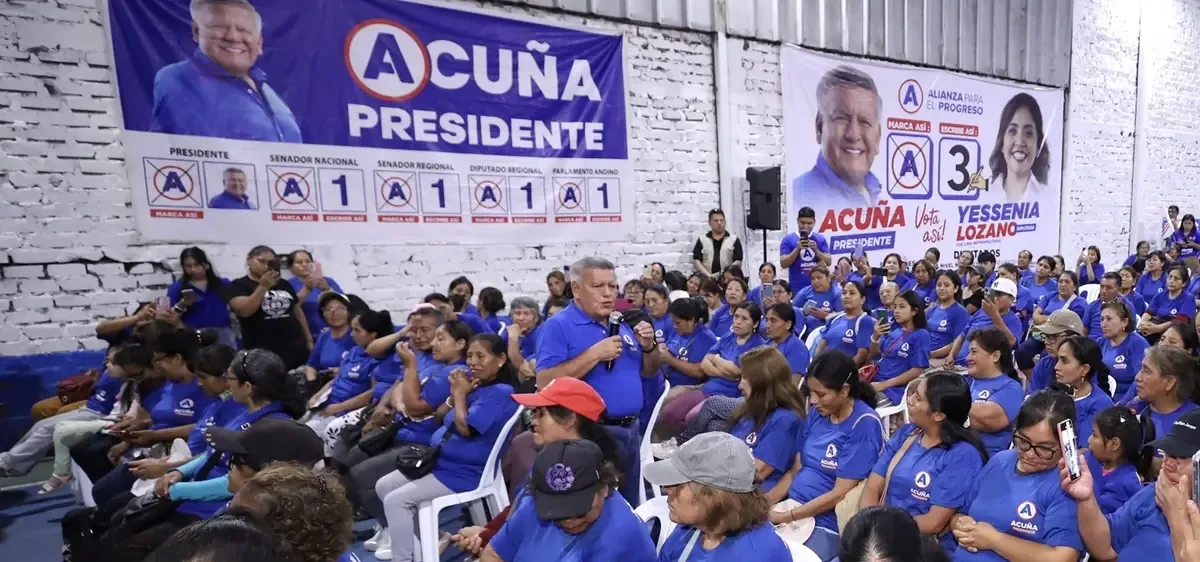 El candidato presidencial reafirmó su política social ante vecinos en San Juan de Lurigancho.