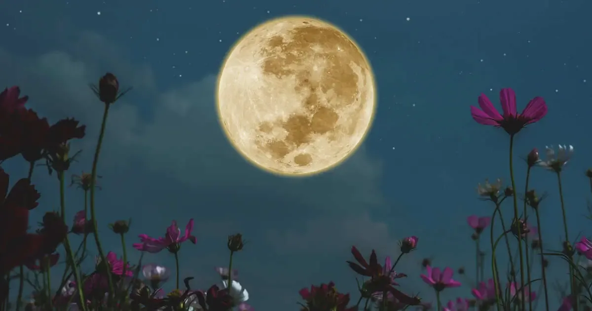 El cielo de mayo presenta dos Lunas llenas, una de ellas azul, y momentos ideales para observar astros.