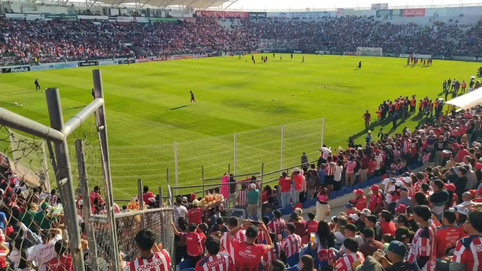 El Club Deportivo Irapuato transmitiendo su comunicado sobre el regreso a la Liga de Expansión.