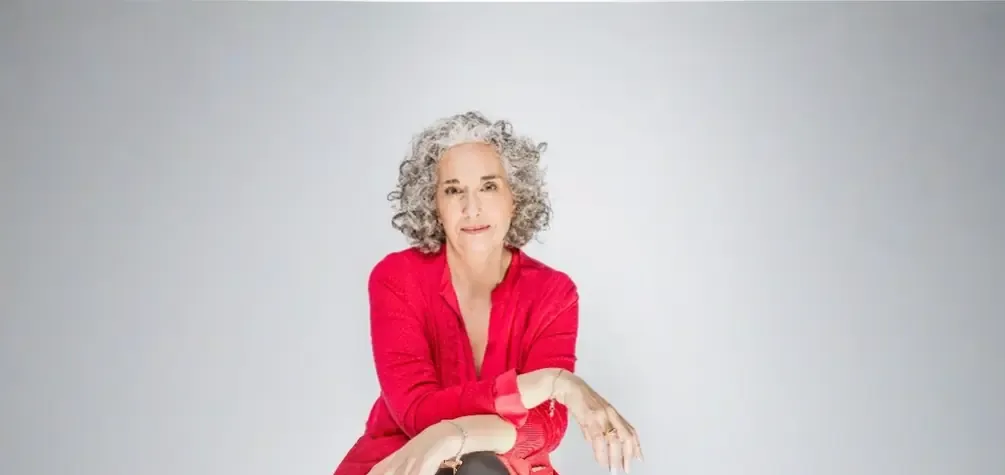 Charo Rey destaca la importancia del autocuidado en la sostenibilidad social y empresarial.