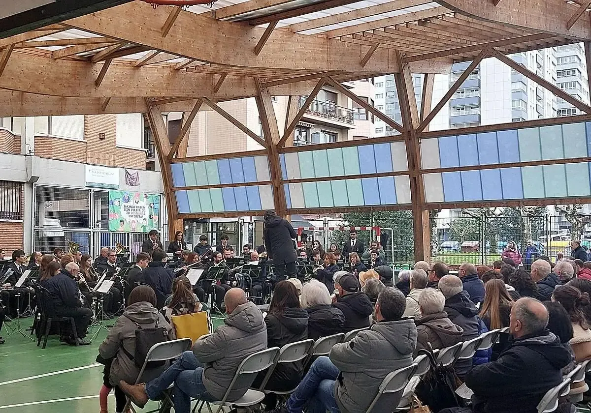 El concierto contará con pasodobles, clásicos y bandas sonoras, prometiendo una experiencia musical cautivadora.