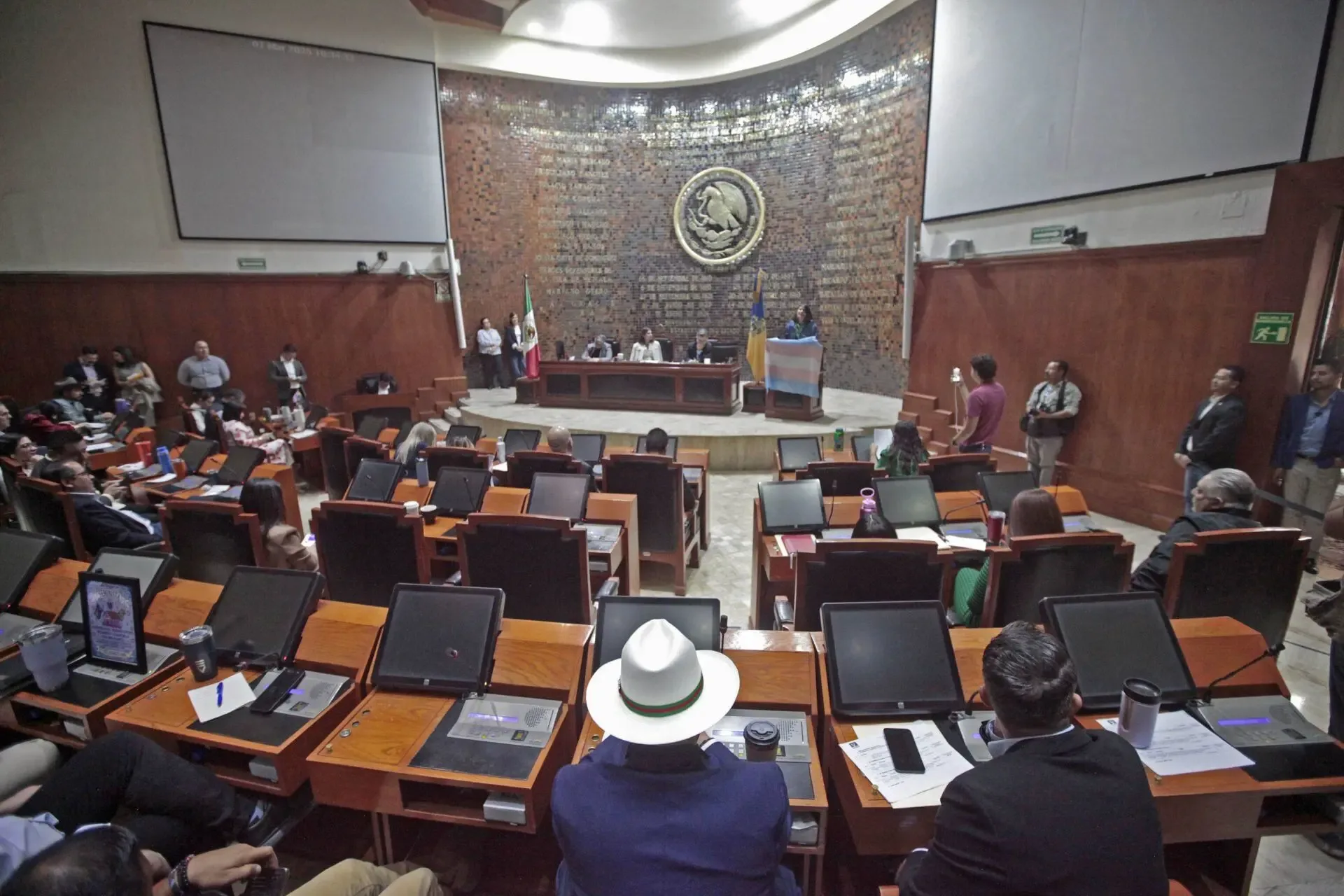 El Congreso del Estado de Jalisco debatede sobre derechos de identidad de género en menores.