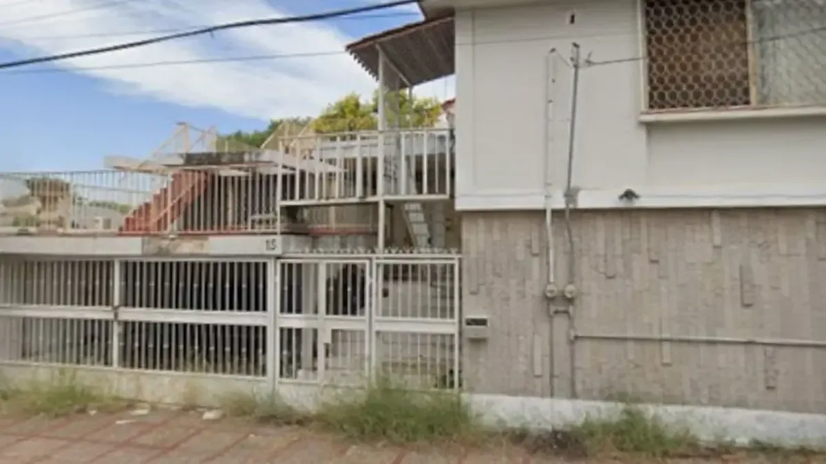 El cuerpo fue encontrado en condiciones inusuales, lo que ha alarmado a los vecinos.