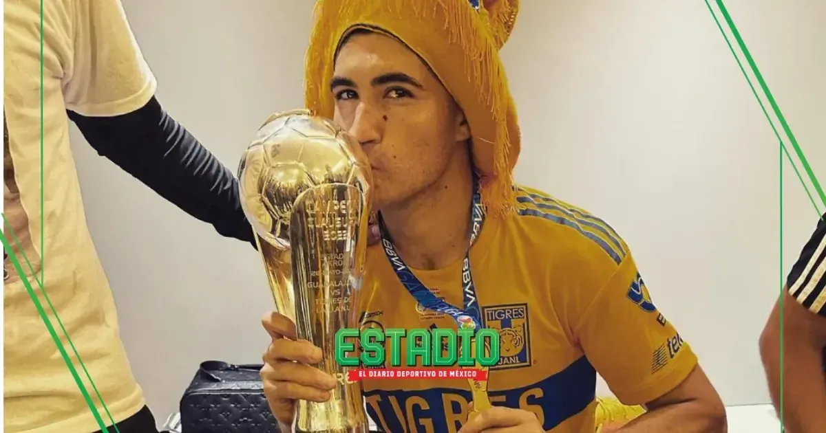 El delantero argentino llegó a la Ciudad de México tras cinco horas de espera para concretar su fichaje.