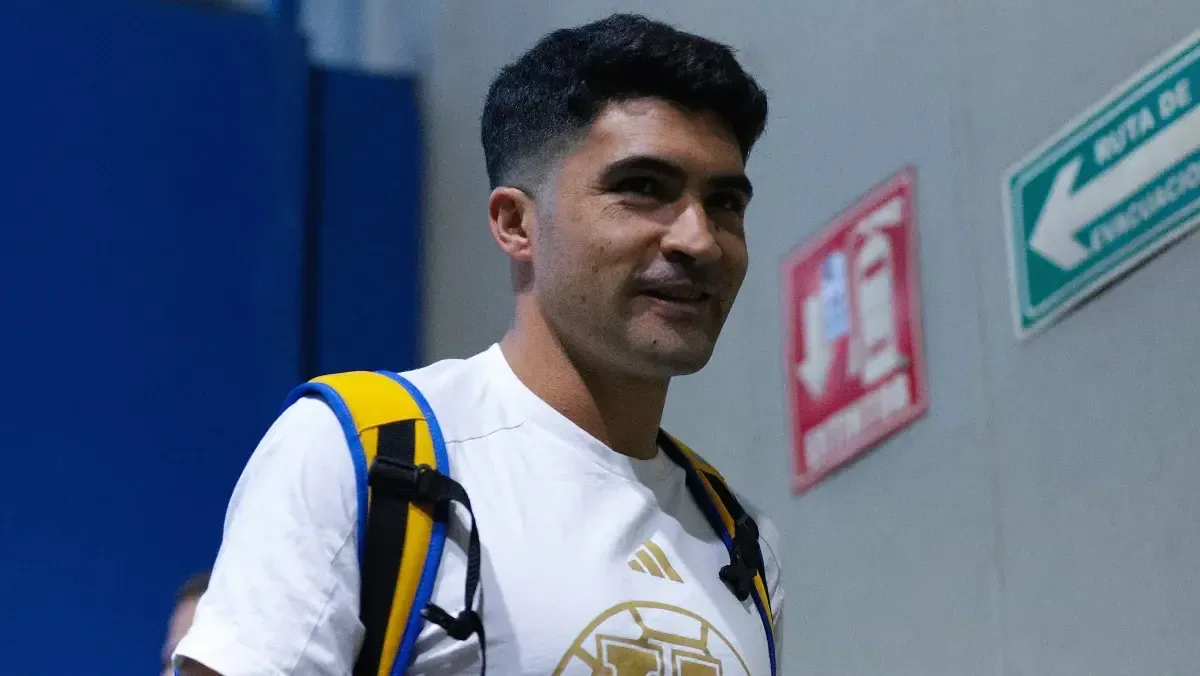 El delantero argentino se une a la Máquina Celeste por dos años, con opción de un tercero.
