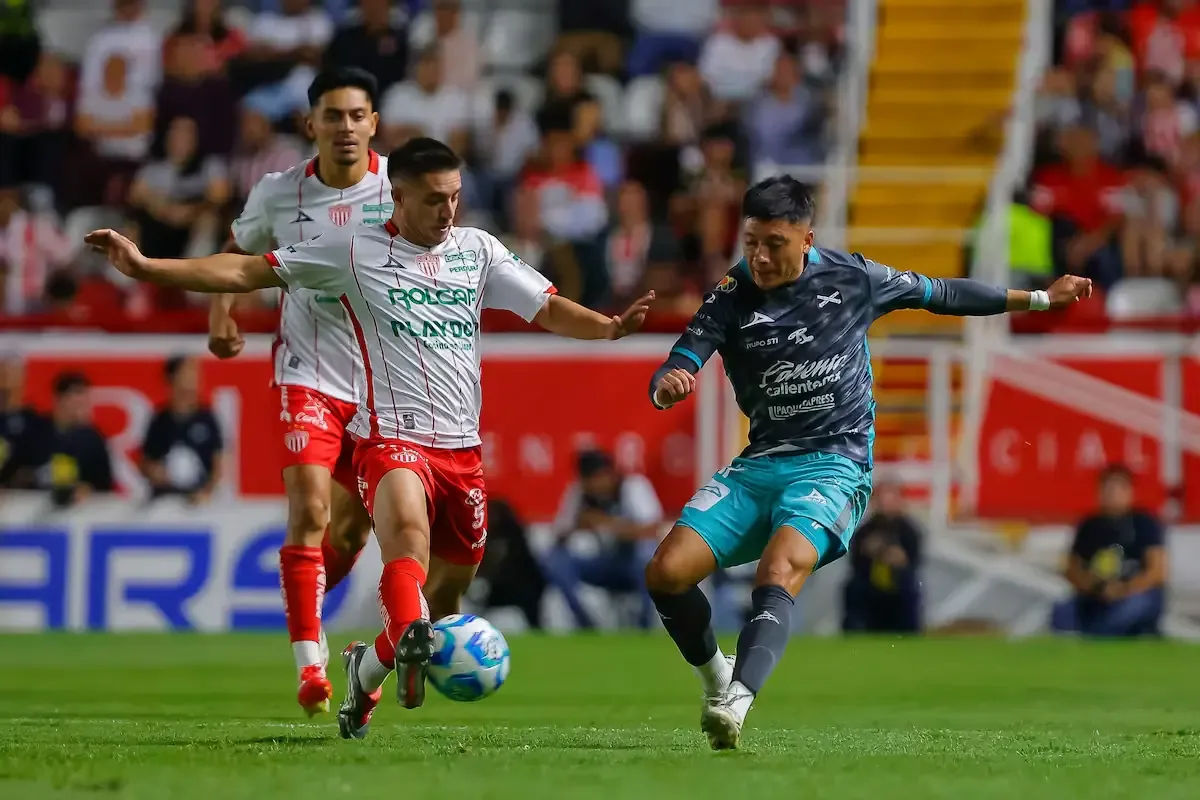 El delantero chileno comparte su experiencia y crecimiento tras salir del club chileno.